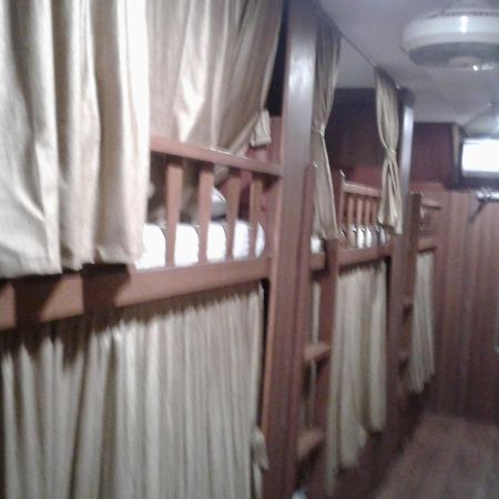 Classic Dormitory Mumbai Exterior photo
